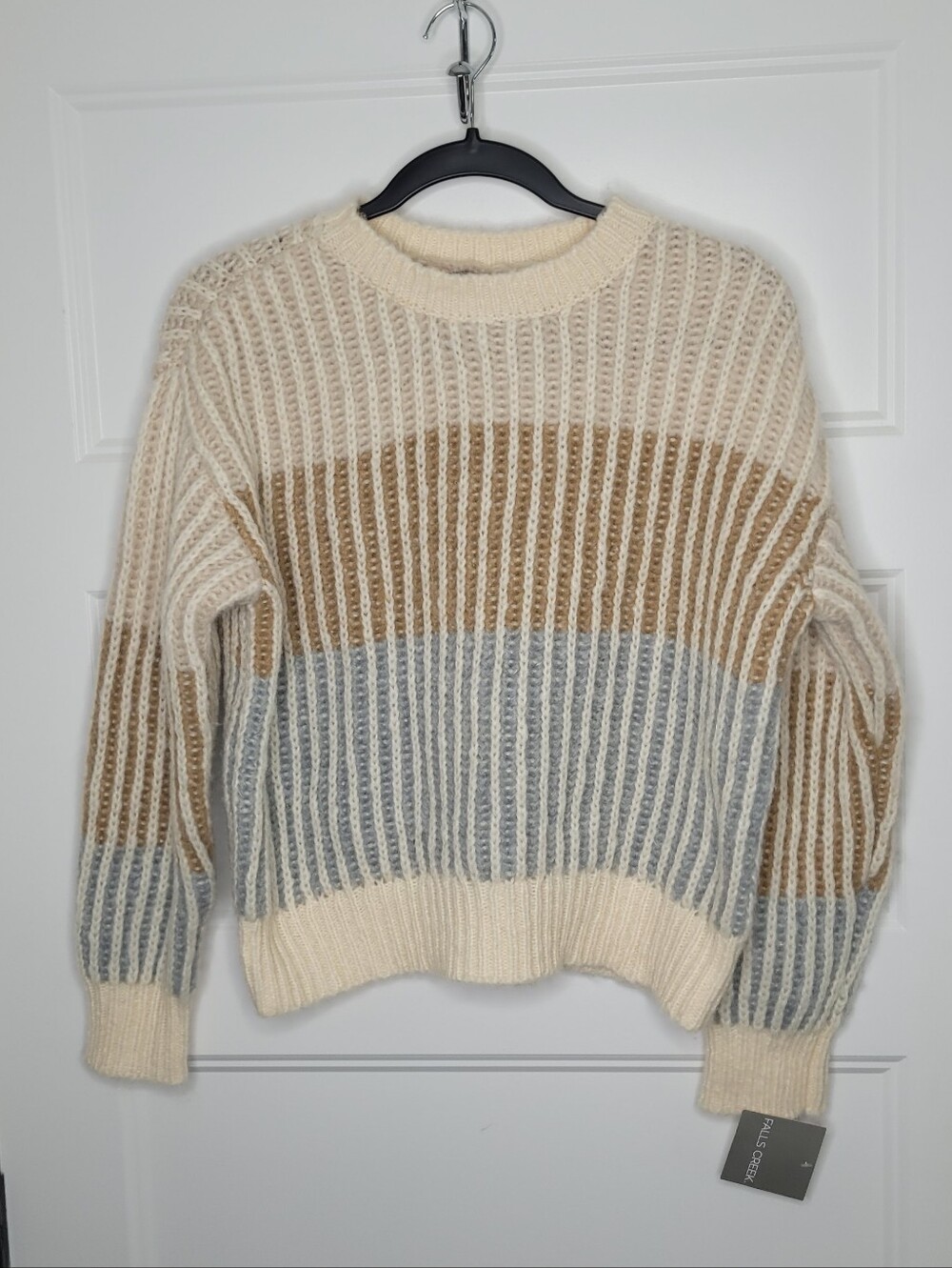 NWT cream-colored Falls Creek ribbed crewneck sweater Size M